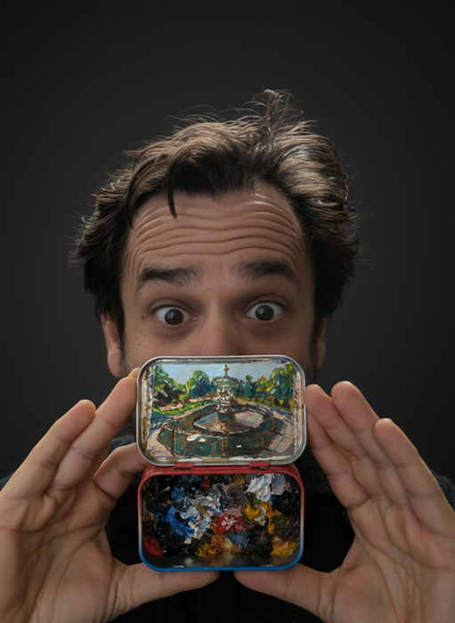Nikolas tient une poche