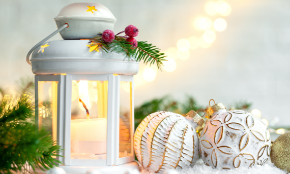 A photos with chrismas candles